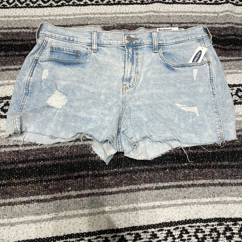 Brand new, never been worn with tags, boyfriend style Old Navy brand shorts.